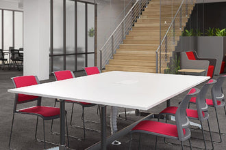 The MODULUS Table & Desking System